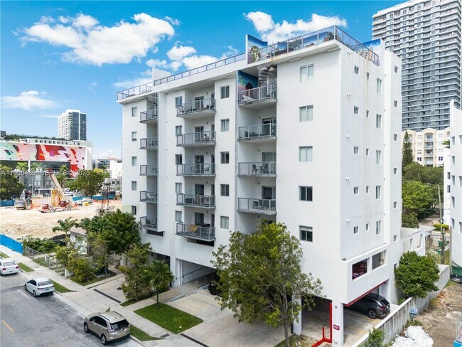 Building Photo - 481 NE 29th St