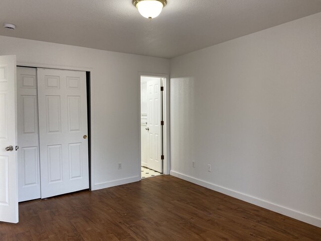 Building Photo - $500 Off 1st Month's Rent if Lease Starts ...