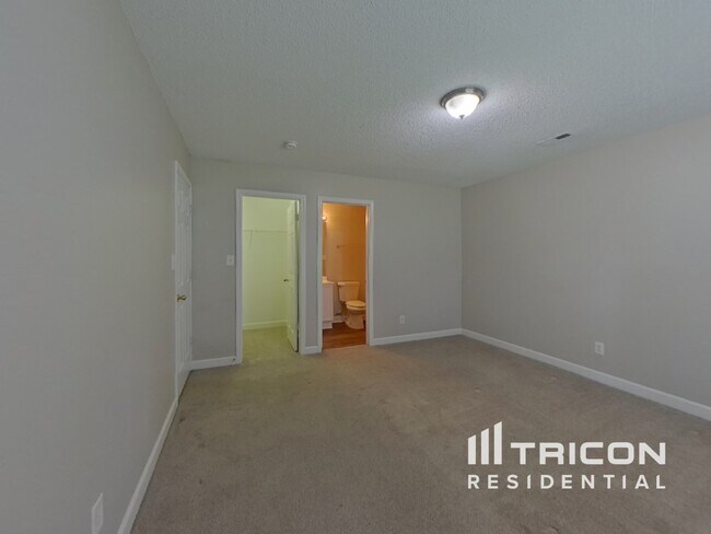 Building Photo - 4827 Hopewood Ln