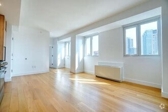 Building Photo - 1 bedroom in LONG ISLAND CITY NY 11101