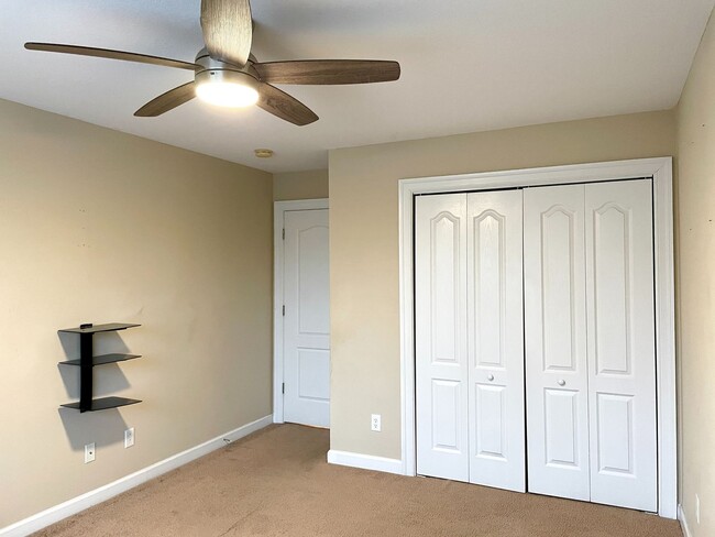 Building Photo - Beautifully Maintained Home in the Heart o...