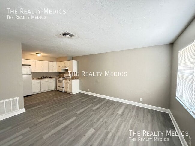 Building Photo - 2055 NW 43rd-1