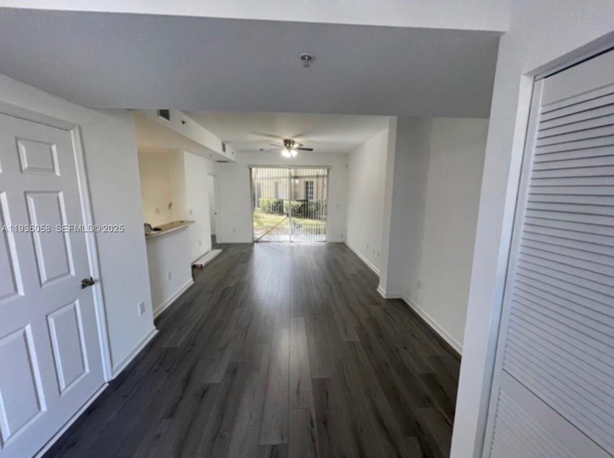 Building Photo - 1979 Freeport Ln