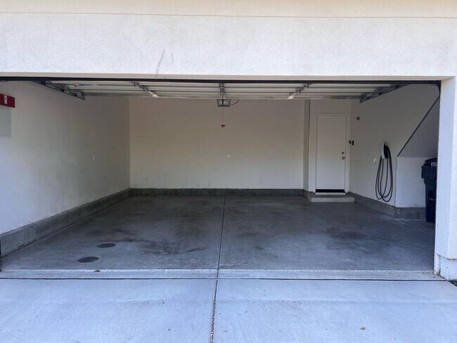 Building Photo - 1010 Mud Pie Ln