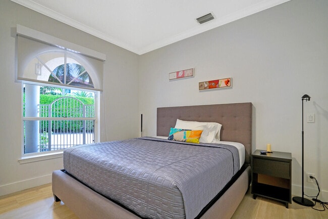 Building Photo - 14300 Calypso Ln
