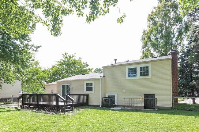 Building Photo - 2313 Bernie Dr