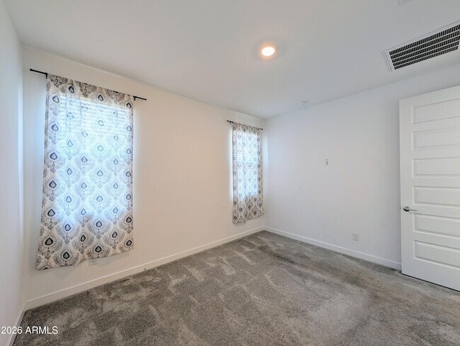 Building Photo - 9509 W Sells Dr