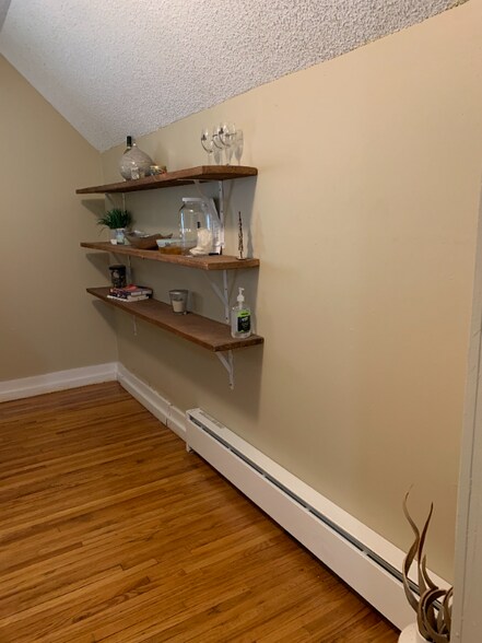 Building Photo - 916 Marshall Ave