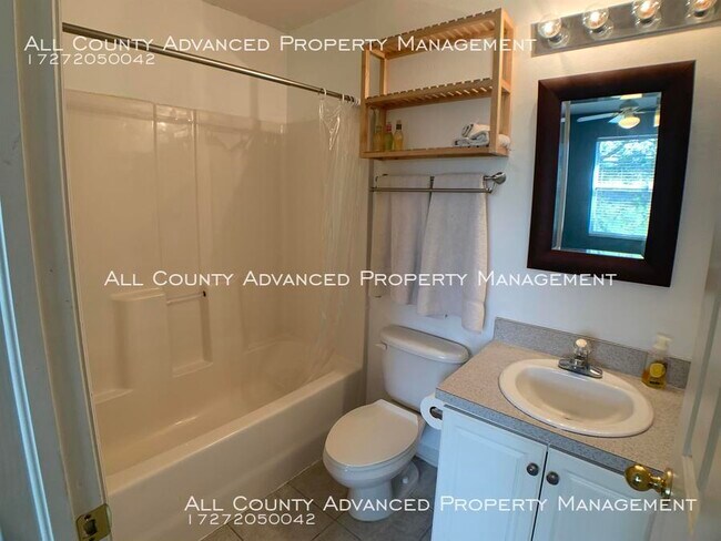 Building Photo - Waterford townhome for rent many amenities