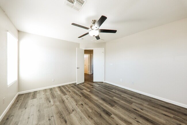 Building Photo - 11767 W Banff Ln