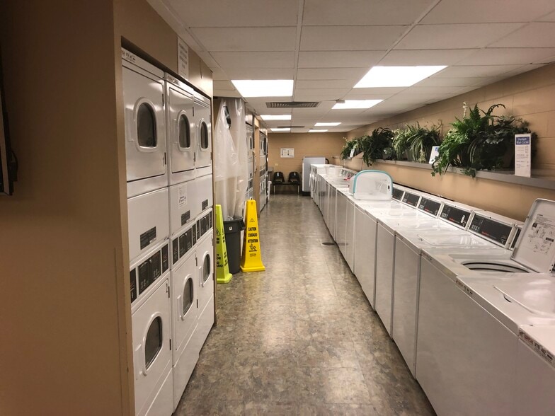 Building Photo - 1560 N Sandburg Ter