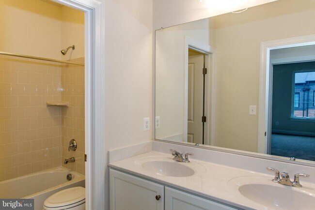 Building Photo - 23187 Hampton Oak Ter