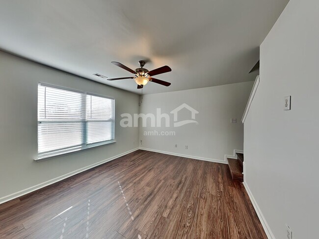 Building Photo - 4437 Esmeralda Dr