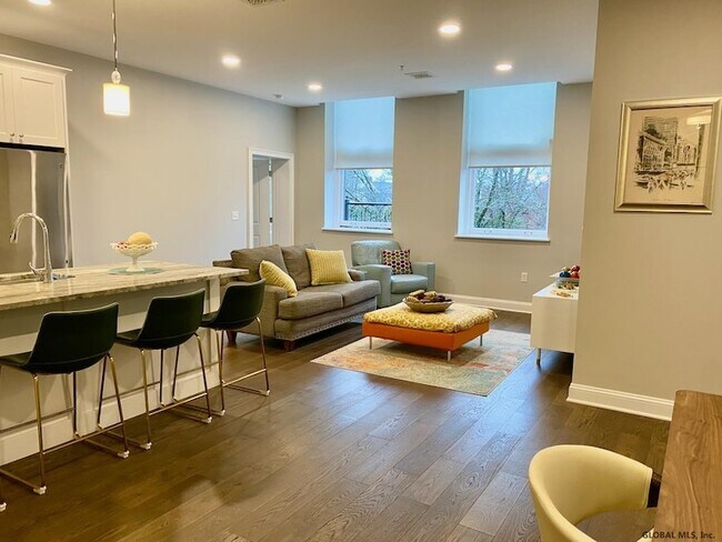 Building Photo - 77 Van Dam St