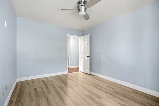 Building Photo - 1326 Shrub Oak Dr