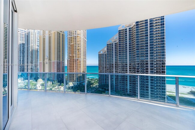 Building Photo - 17550 Collins Ave