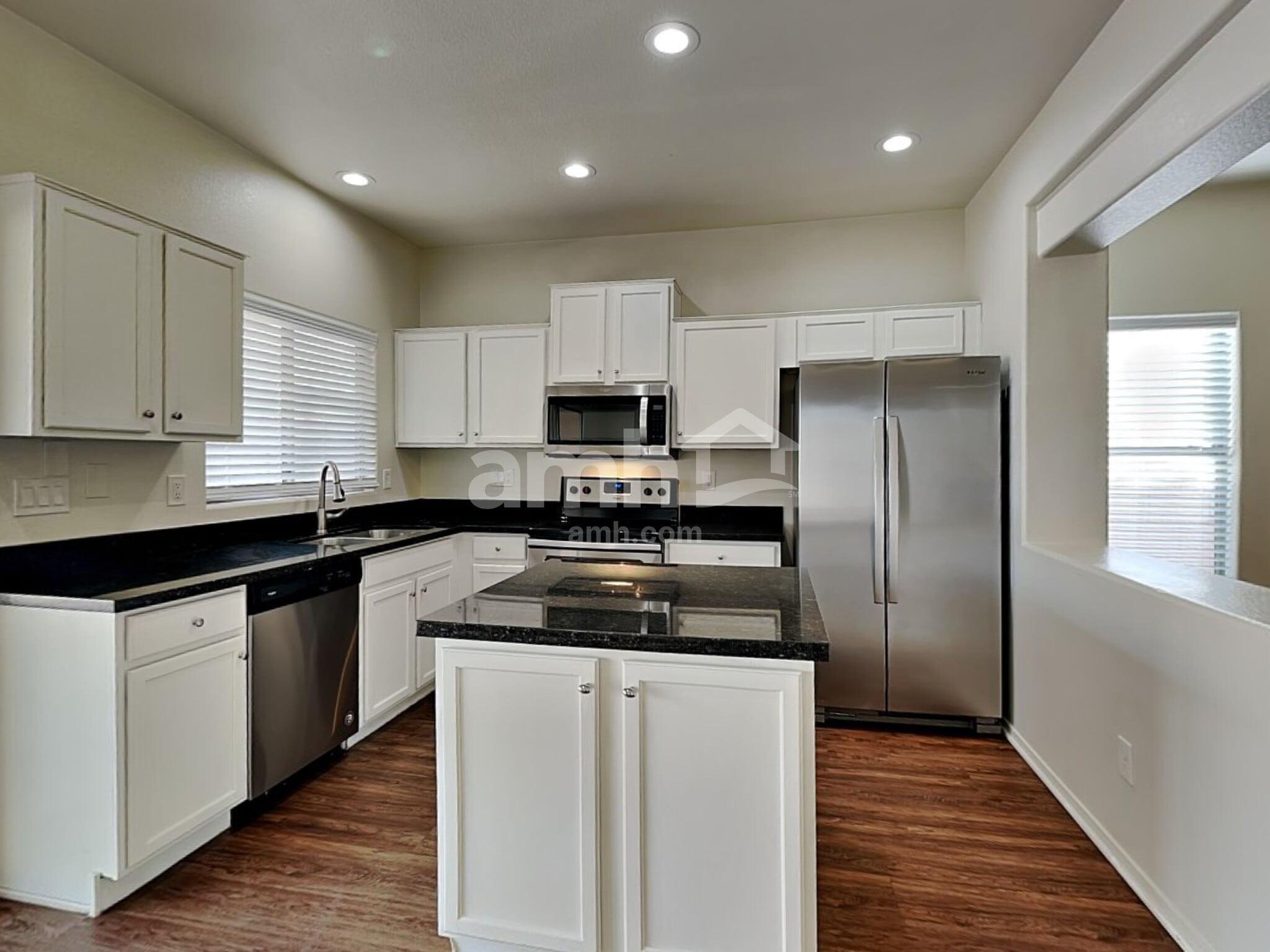 Building Photo - 12930 W Clarendon Ave