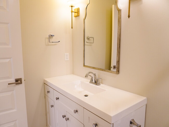 Building Photo - 2274 S 50 E