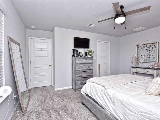 Building Photo - 100 Shearwater Ln