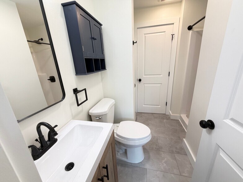 Building Photo - 20 Poirier Pl