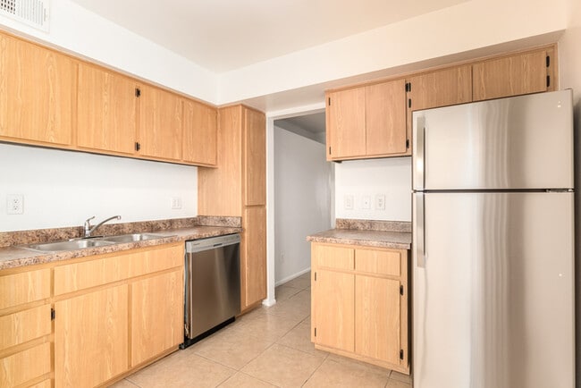 Building Photo - Stadio 3bedroom 2 bathroom
