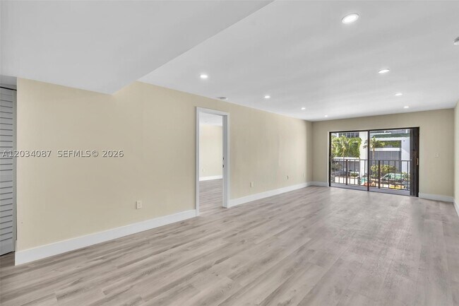 Building Photo - 9124 Collins Ave