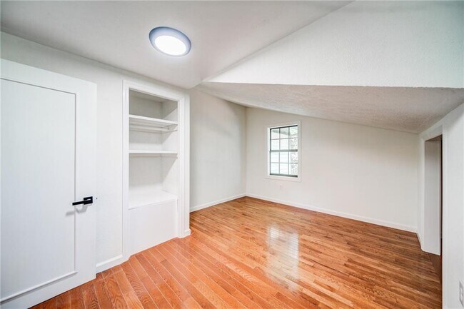 Building Photo - 5574 Hardscrabble Rd