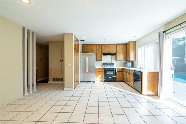 Building Photo - 324 S Palo Cedro Dr