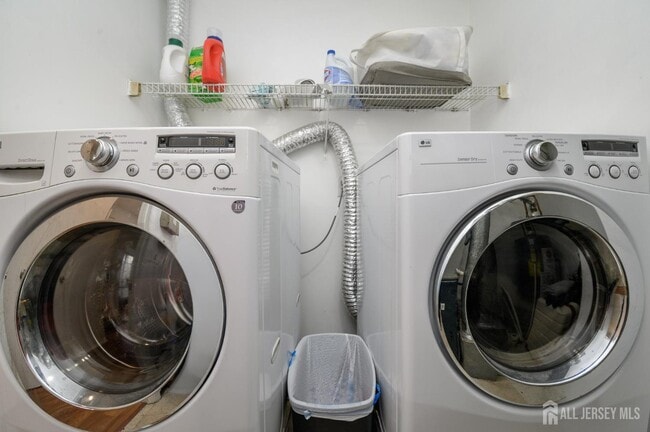 Building Photo - 57 Boston St