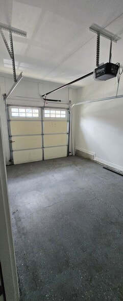 1 Car Garage - 1729 Coleville Oak Ln