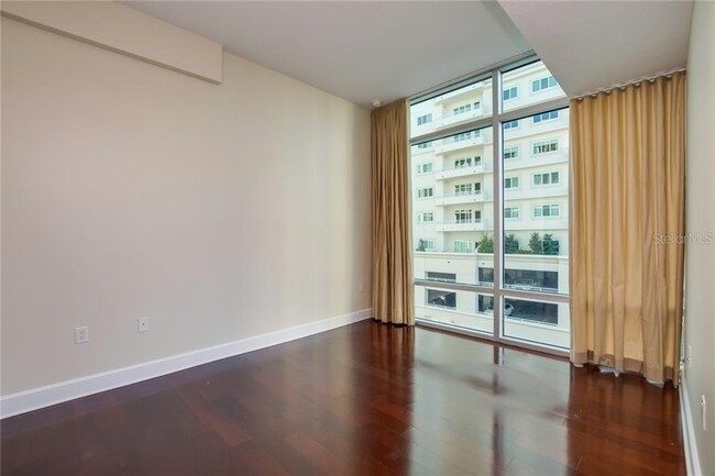 Building Photo - 101 S Eola Dr