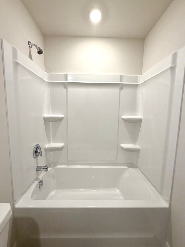 Building Photo - 900 Moray Ln