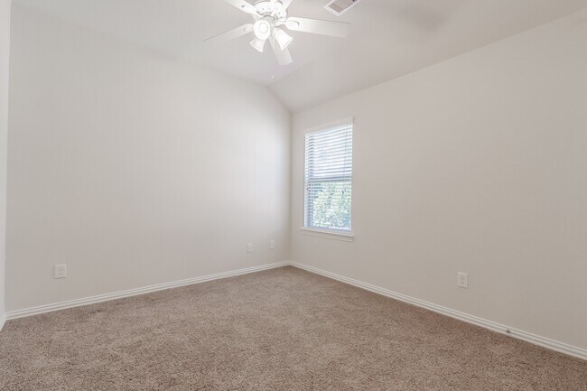 Building Photo - 5 Iris Arbor Ct