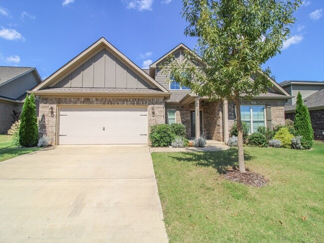 Building Photo - Great Location near Edgewater and Toyota F...