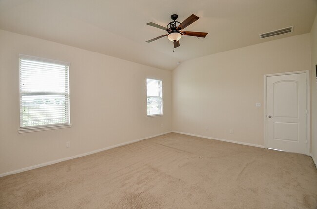 Building Photo - 2227 Leonetti Ln