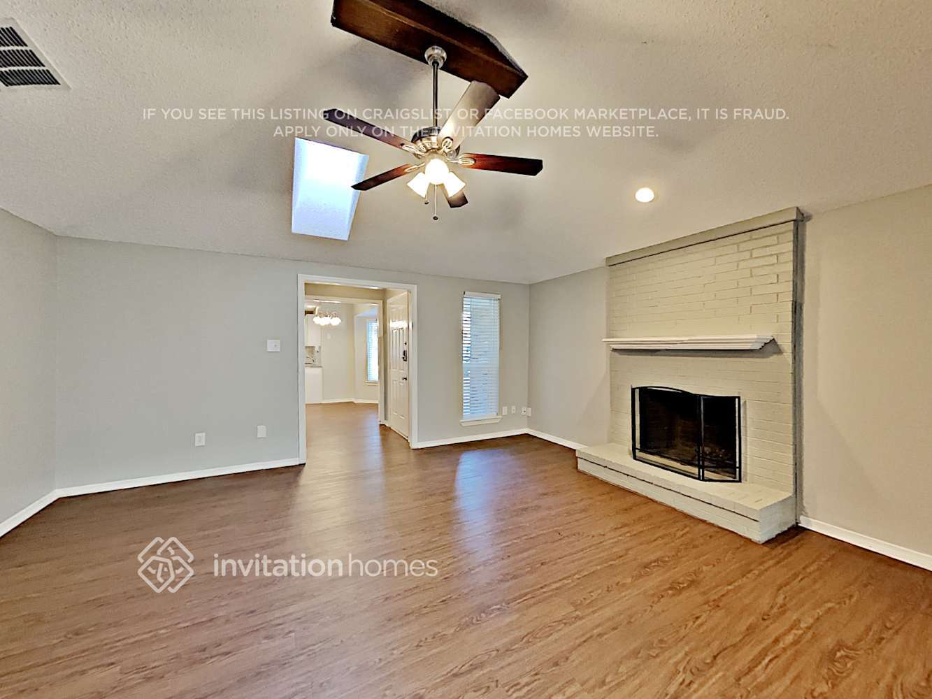 Building Photo - 2206 Cedarcrest Dr