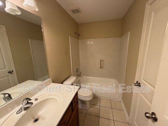 Building Photo - 35 Mulberry Cv