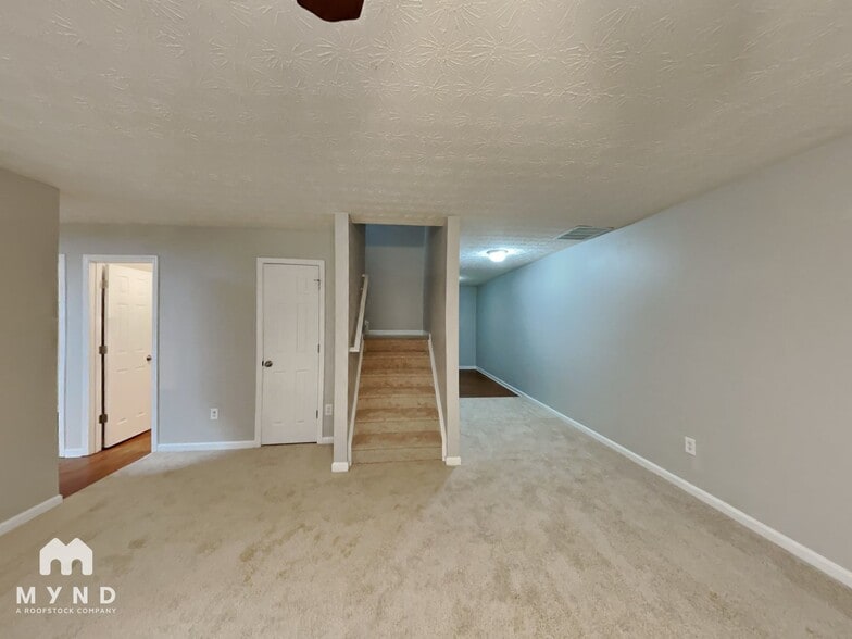 Building Photo - 6239 Lake Valley Point