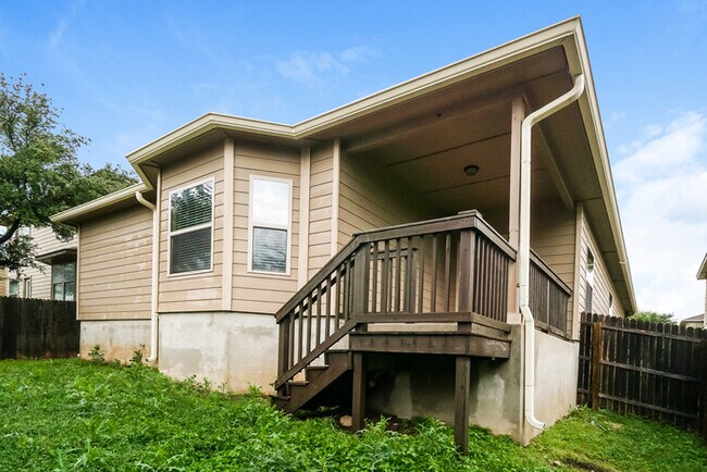 Building Photo - Spacious 3-Bedroom Brick Home