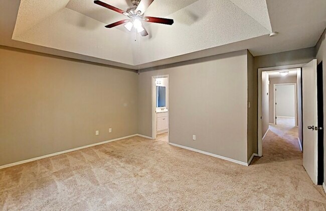 Building Photo - 4929 Patricia Ann Ln