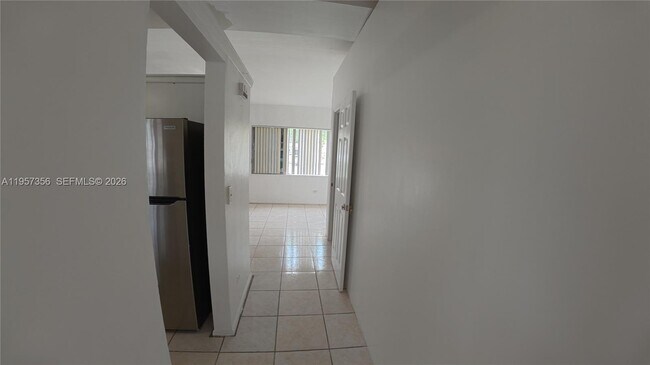 Building Photo - 14931 NE 7th Ct