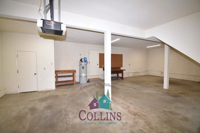 Building Photo - 2045 Ross Dr