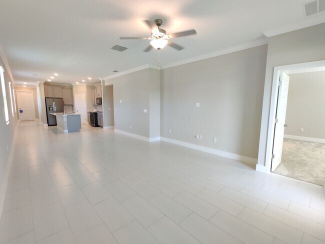 Building Photo - 9570 Little Bluestem Dr