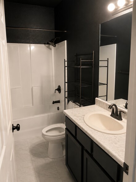 Building Photo - 102 E Arvada Dr
