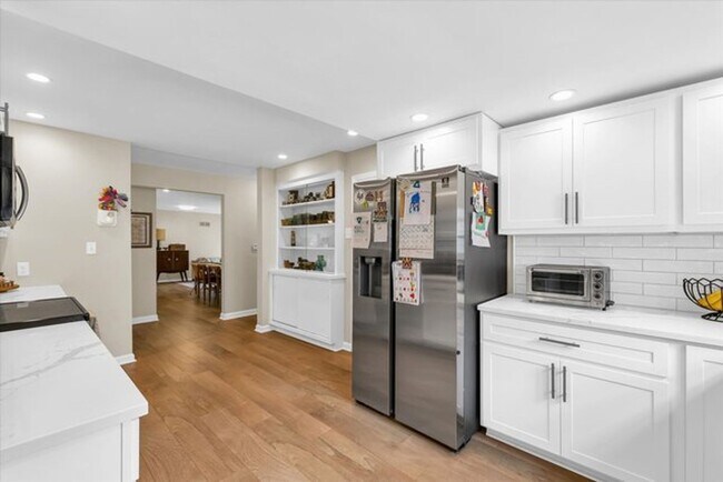 Building Photo - Renovated Ranch home in Champaign - AVAILA...