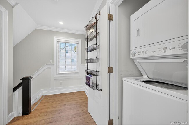 Building Photo - 47 S 6th St