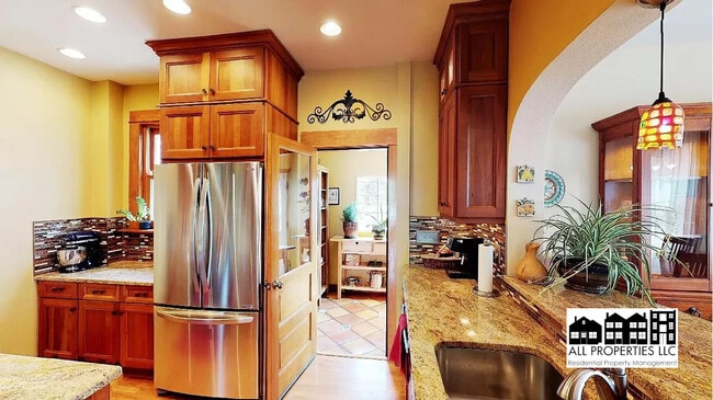 Building Photo - 3286 Meade St