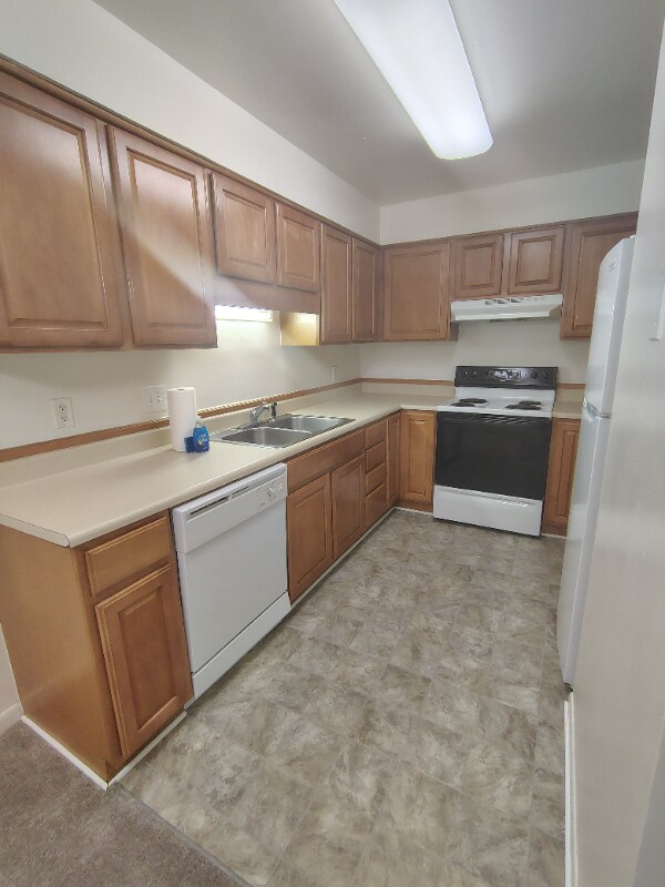 Building Photo - 600 Reusens Rd