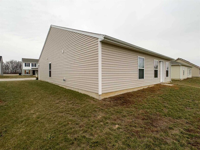Building Photo - 391 Ariel Dr
