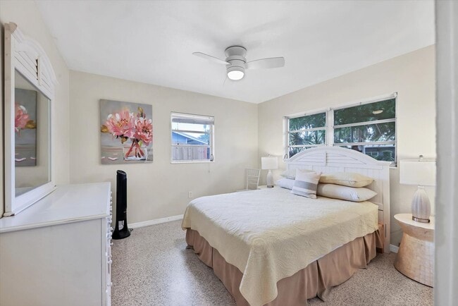 Building Photo - Charming 3 Bed/2 Bath + Den Home in Ringling Park – Minutes to Downtown Sarasota!